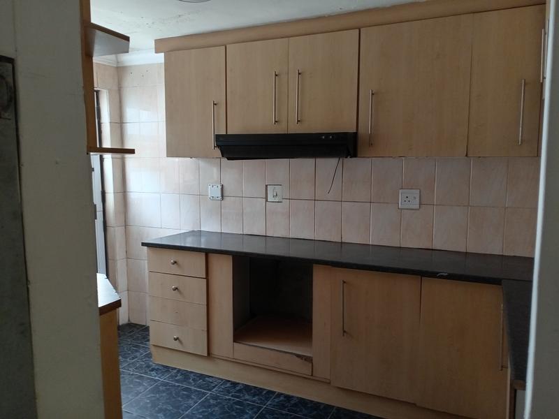 5 Bedroom Property for Sale in Portlands Western Cape
